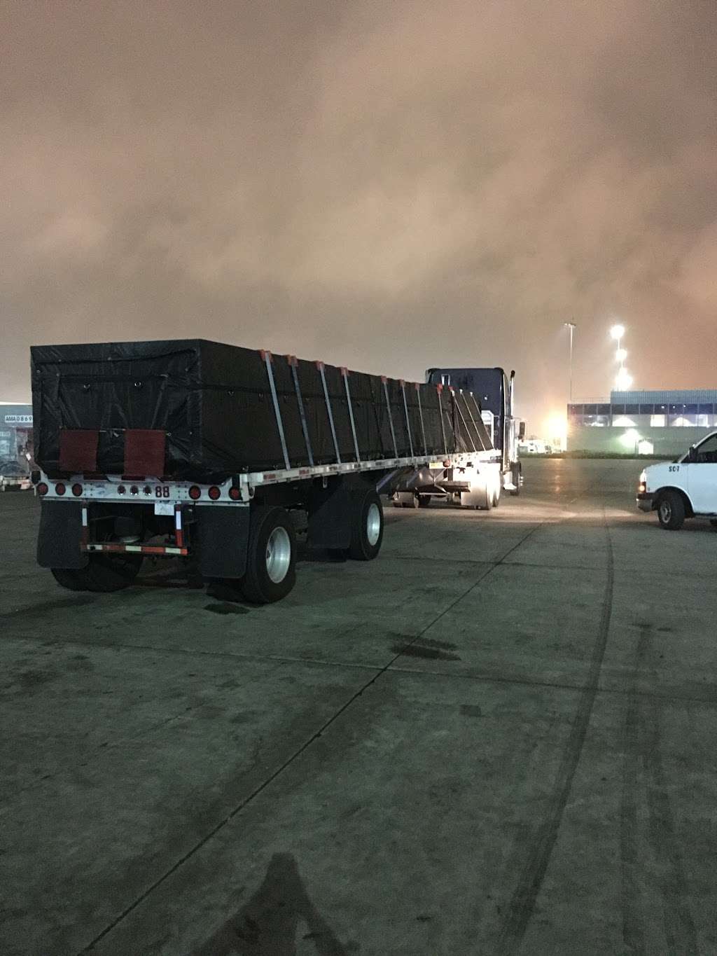 Black & White Trucking | 10909 Gulf Fwy, Houston, TX 77034, USA | Phone: (832) 745-6372