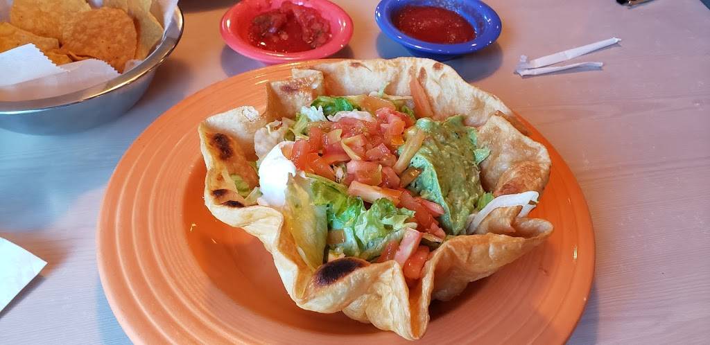 Dos Reales Mexican Restaurant | 8841 W 75th St, Overland Park, KS 66204, USA | Phone: (913) 341-1046