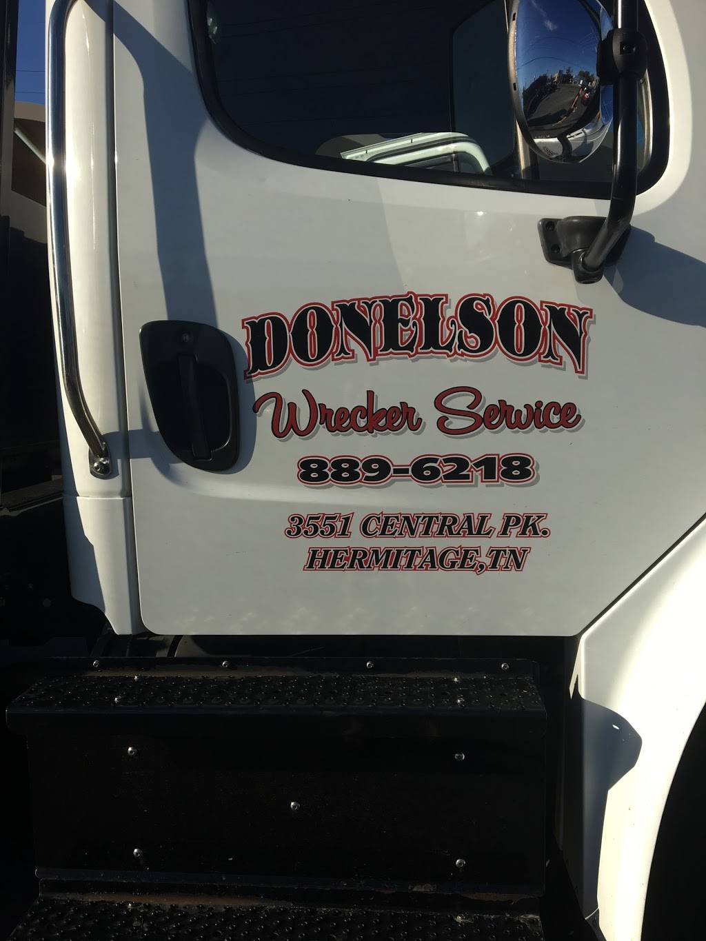 Donelson Wrecker Service LLC | 3551 Central Pike, Hermitage, TN 37076 | Phone: (615) 889-6218