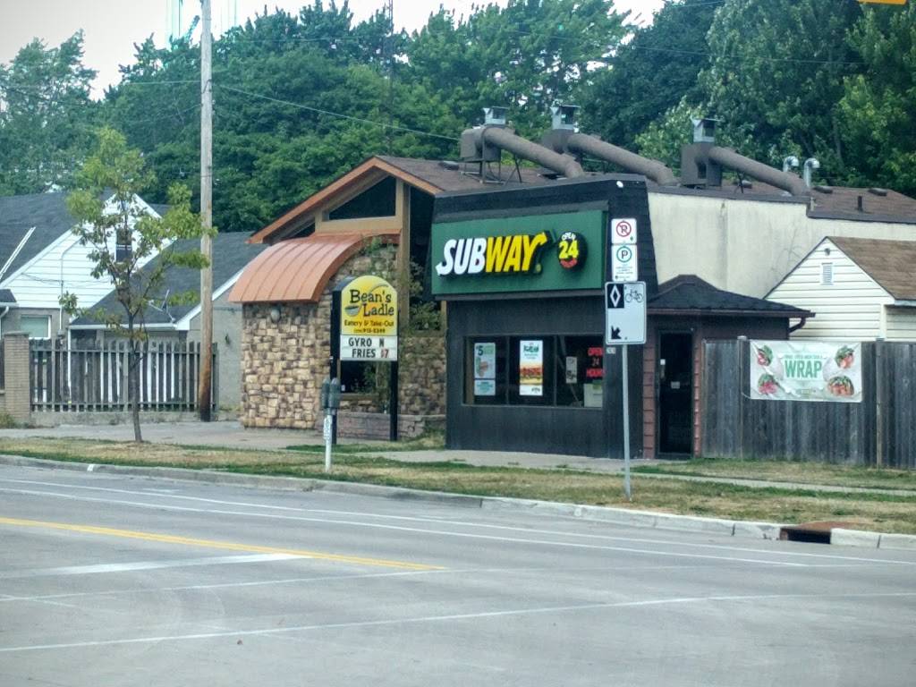 Subway | 2424 University Ave W, Windsor, ON N9B 1E9, Canada | Phone: (519) 971-9777