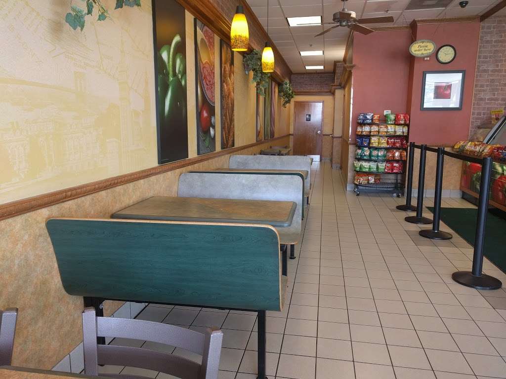 Subway Restaurants | 275 S Randall Rd, Elgin, IL 60123 | Phone: (847) 608-4220