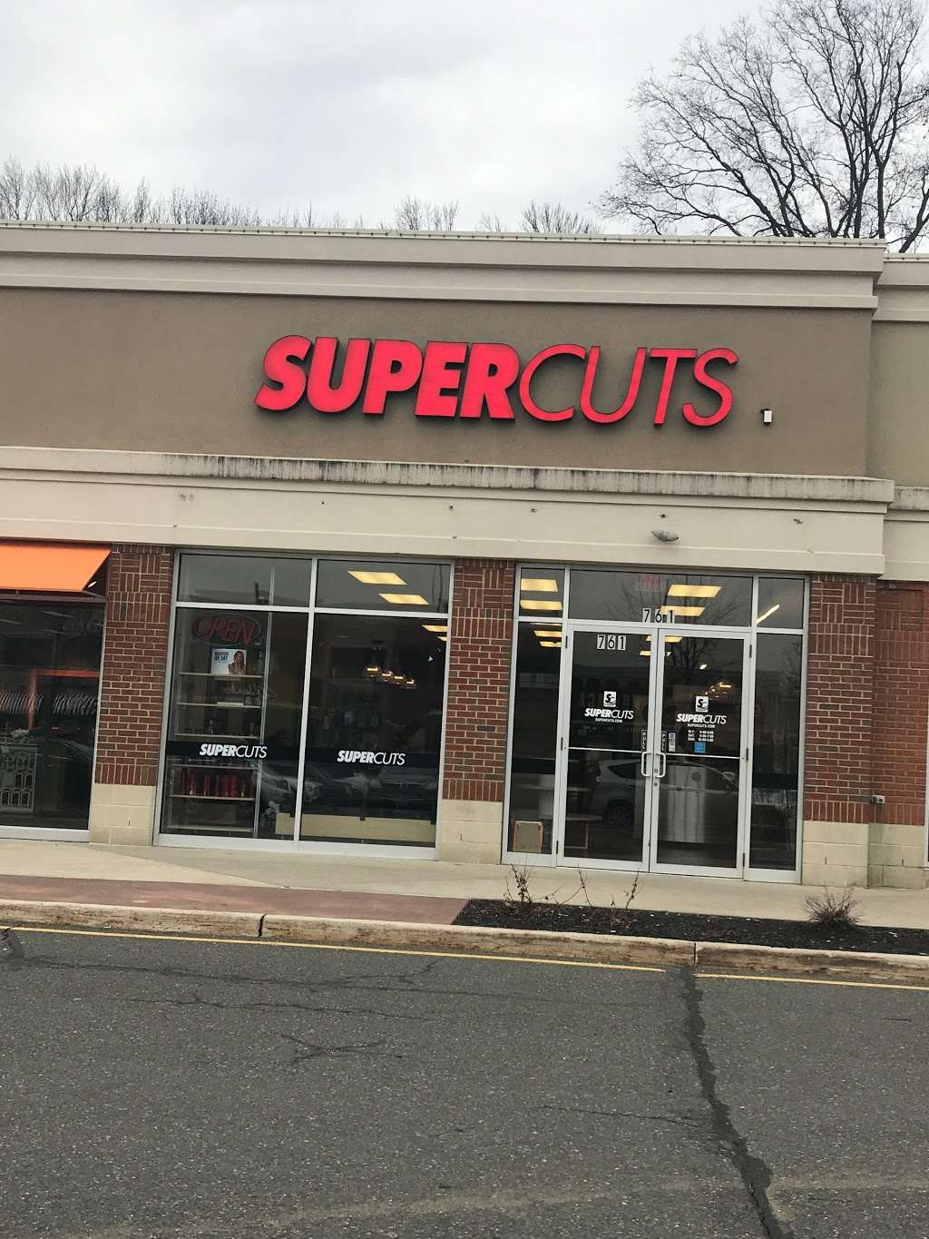 Supercuts The Shoppes at North Brunswick, 761 Shoppes Blvd, North