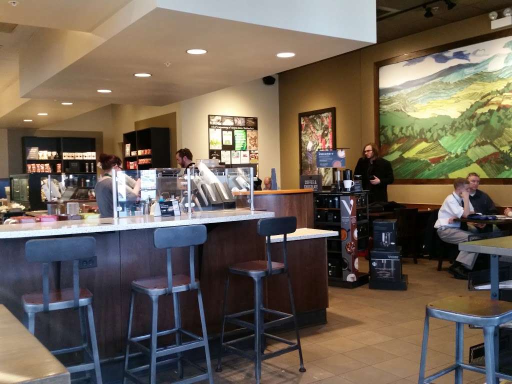 Starbucks | 2948 Kirk Rd, Aurora, IL 60502, USA | Phone: (630) 851-9257