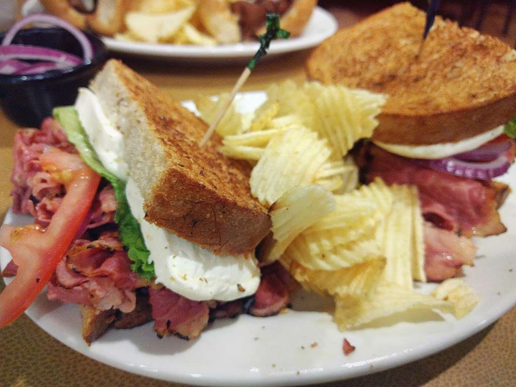 Jasons Deli | MetroCenter Mall, 10217 N Metro Pkwy W, Phoenix, AZ 85051, USA | Phone: (602) 870-8611