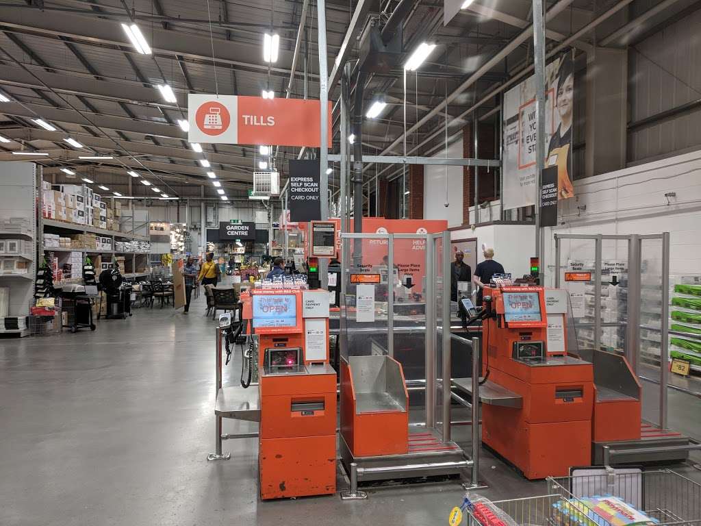 B&Q | Lakeside Retail Park, Heron Way, Grays RM20 3WJ, UK | Phone: 01708 682700