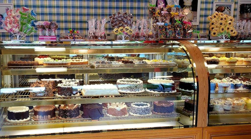 Sweet Eats Bakery | 310 S Burnt Mill Rd, Voorhees Township, NJ 08043, USA | Phone: (856) 429-2005