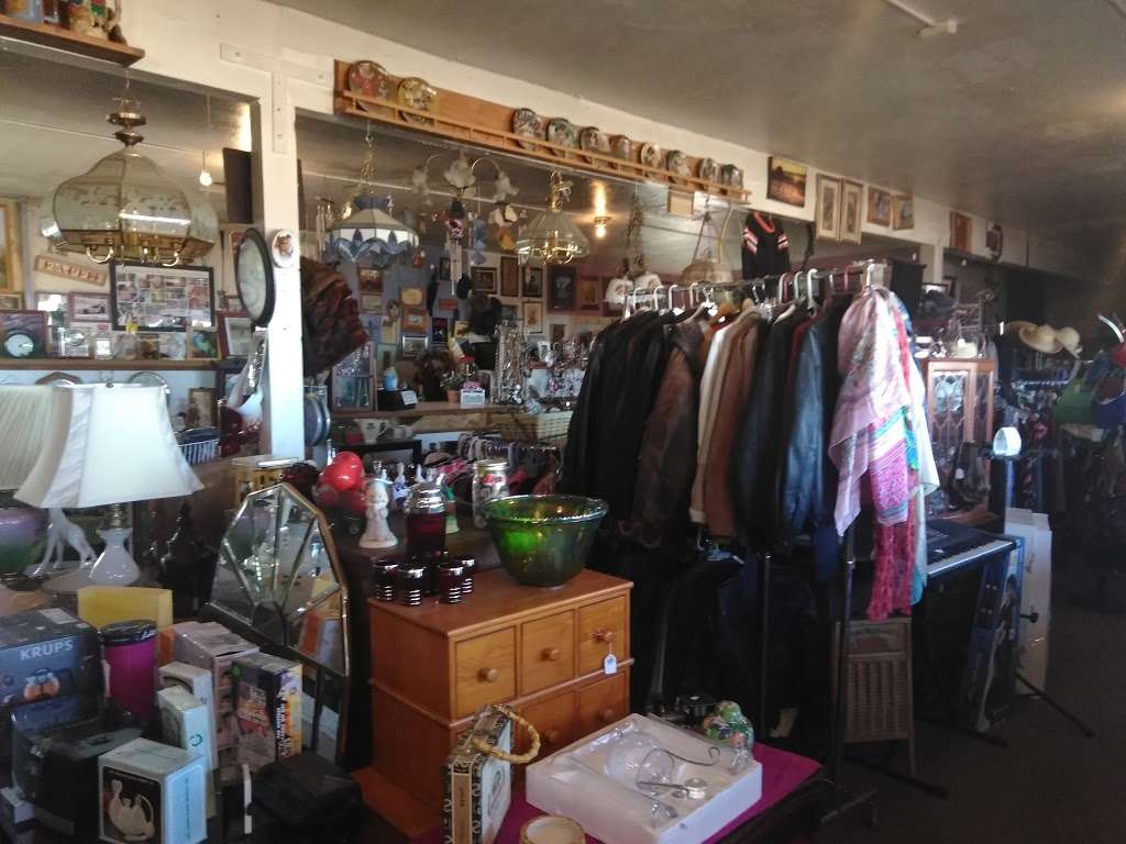 American Hope Chest Thrift Store | 4717 Phelan Rd, Phelan, CA 92371, USA