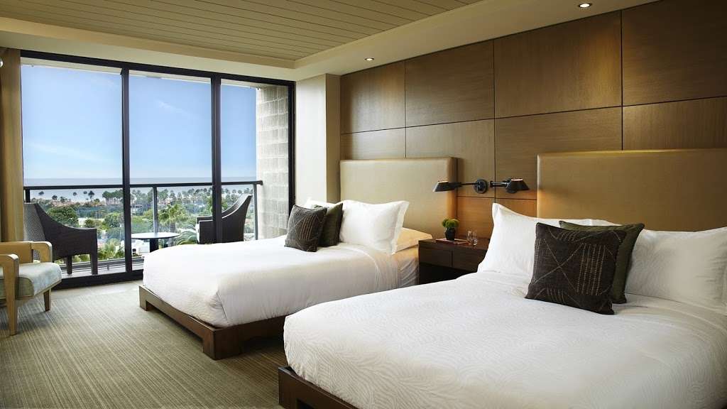 Hotel La Jolla, Curio Collection by Hilton | 7955 La Jolla Shores Dr, La Jolla, CA 92037, USA | Phone: (858) 551-3600