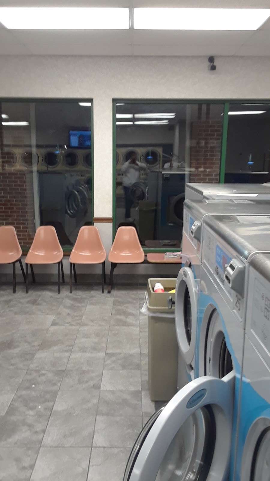 Rising Sun Laundromat | 235 E Main St, Rising Sun, MD 21911 | Phone: (410) 658-5333