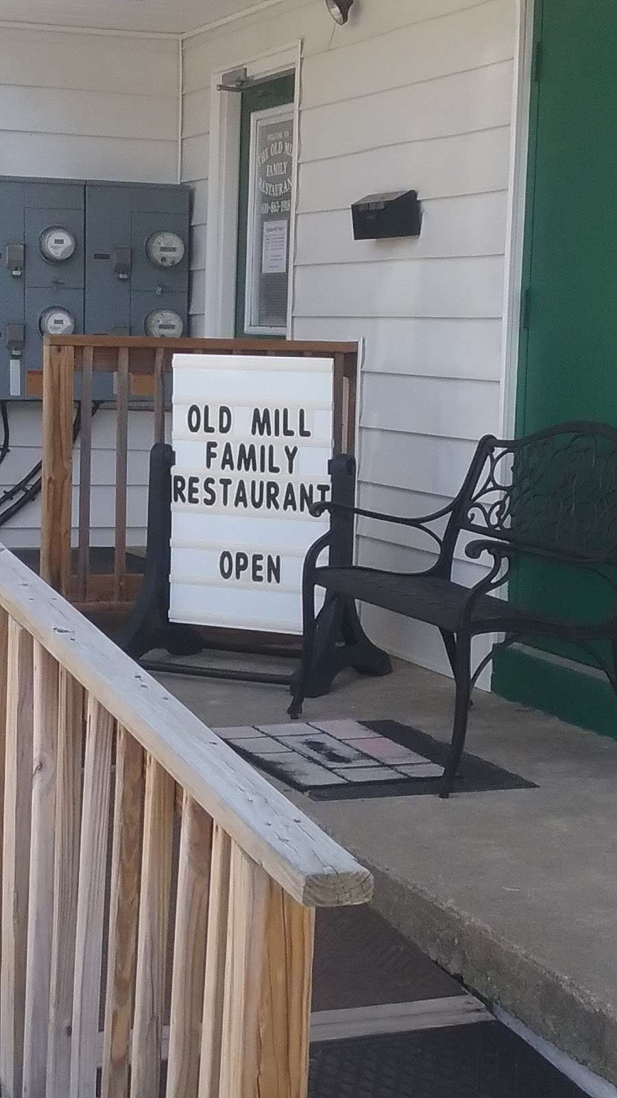 Old Mill Family Restaurant | 103 S Robinson Ave, Pen Argyl, PA 18072, USA | Phone: (610) 863-1918