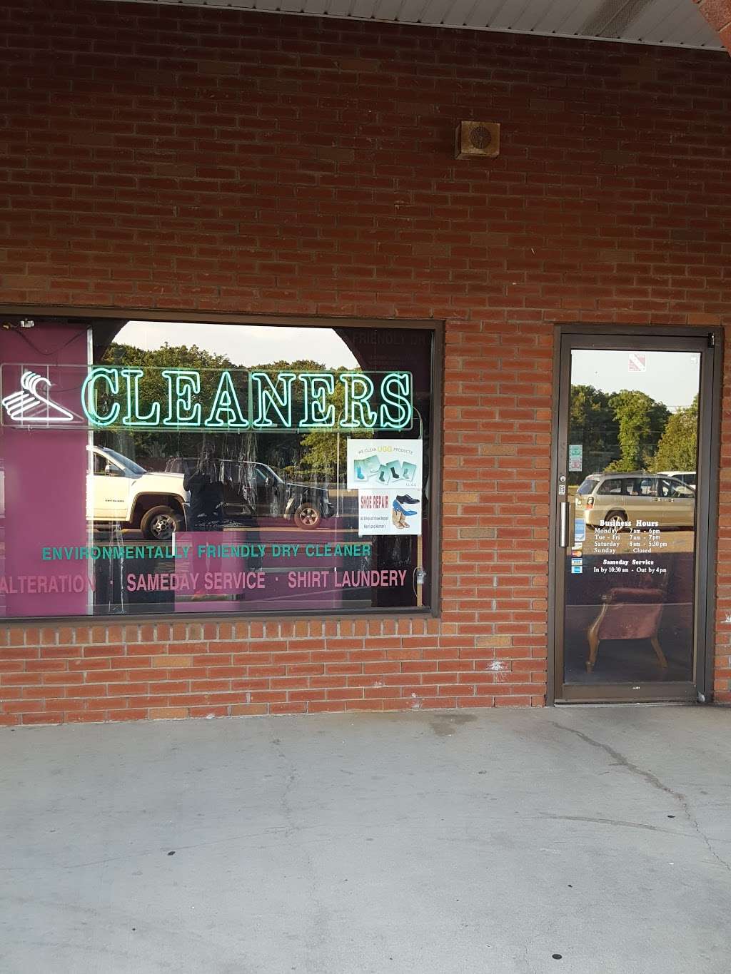 Smithtown Cleaners | 385 Veterans Memorial Hwy, Smithtown, NY 11787