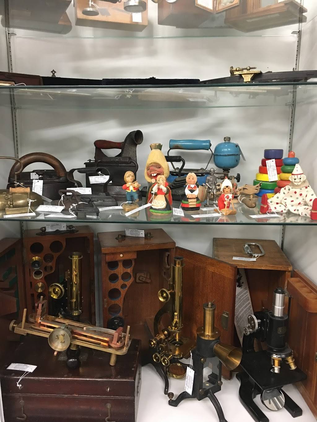 Aardvark Antique Mall | 5800 Arbor Rd, Lincoln, NE 68517, USA | Phone: (402) 464-5100