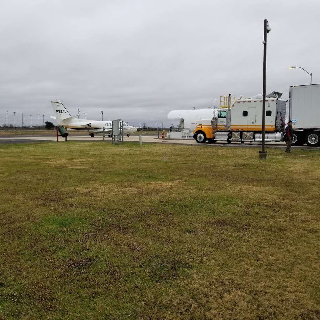 Navasota Municipal Airport | Fairway Dr, Navasota, TX 77868, USA