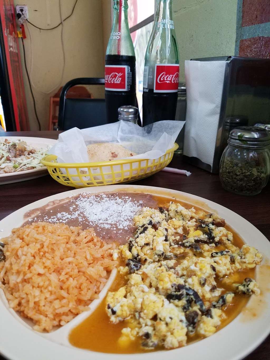 Birrieria Apatzingan | 10040 Laurel Canyon Blvd, Pacoima, CA 91331 | Phone: (818) 890-6265