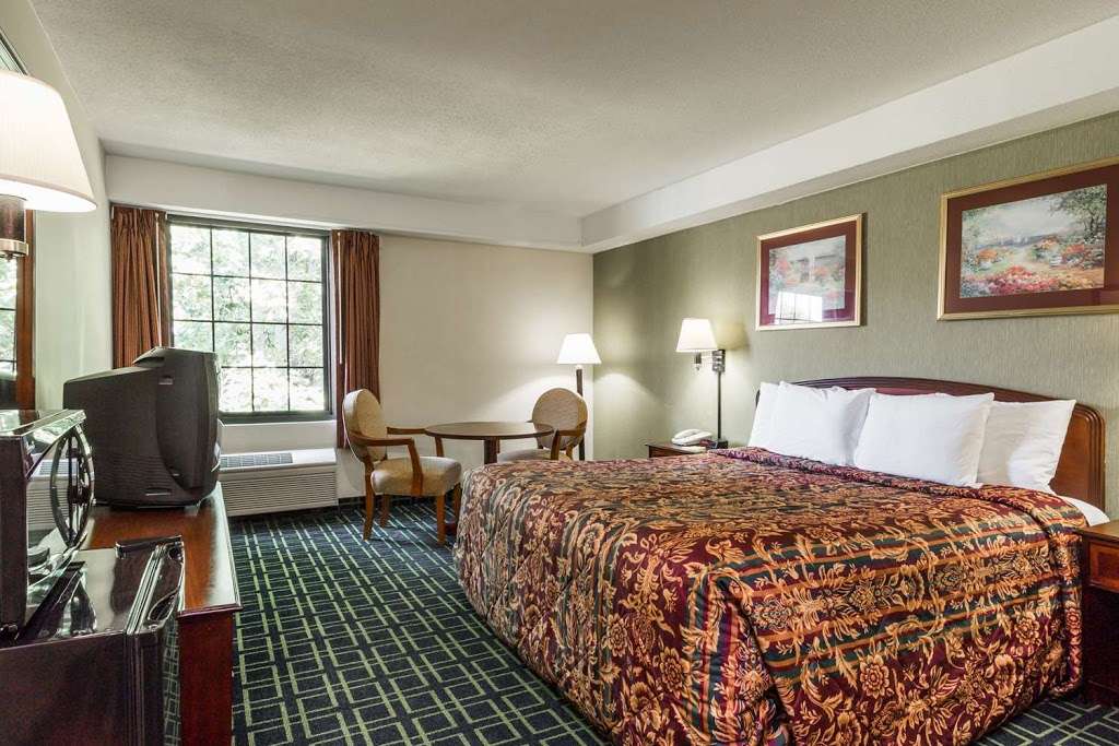 Days Inn by Wyndham Dumfries Quantico | 16925 Old Stage Rd, Dumfries, VA 22025, USA | Phone: (703) 221-6300