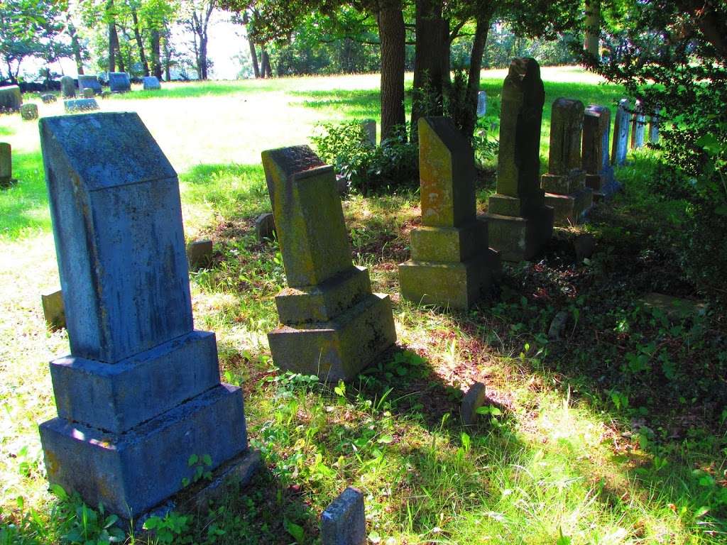 Hopewell Meeting House Graveyard | Clear Brook, VA 22624