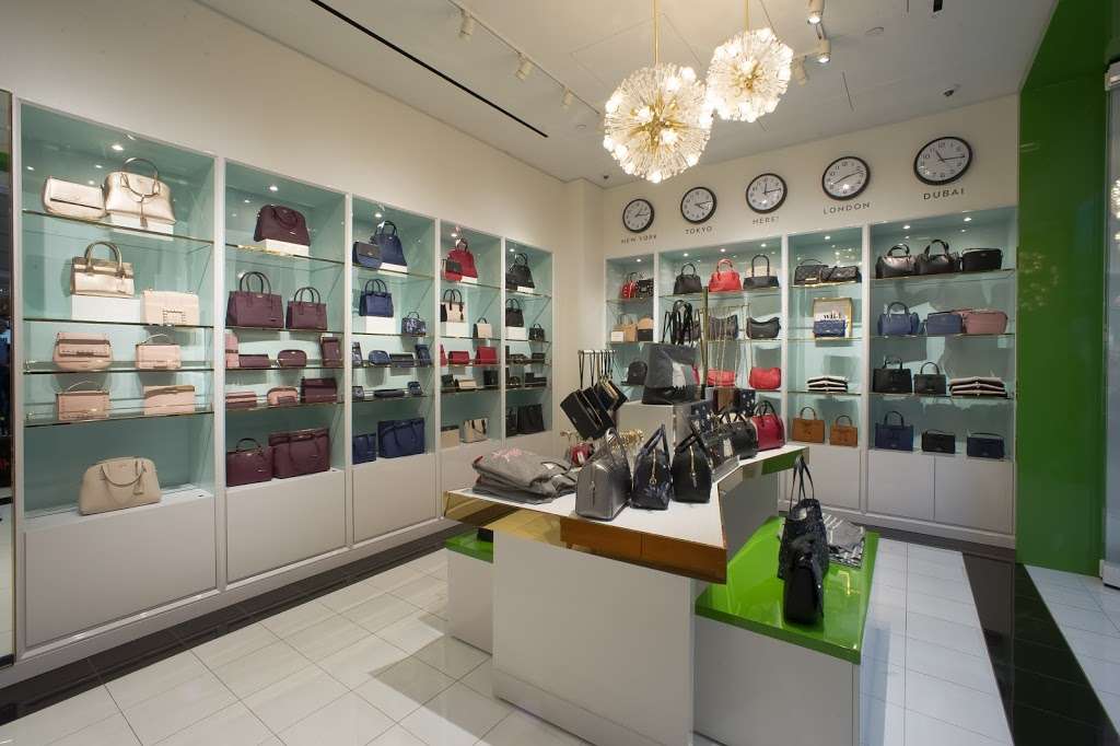 Kate Spade - DFW Airport, Gate D27 | 2333 S International Pkwy, Dallas, TX 75261 | Phone: (972) 973-1041