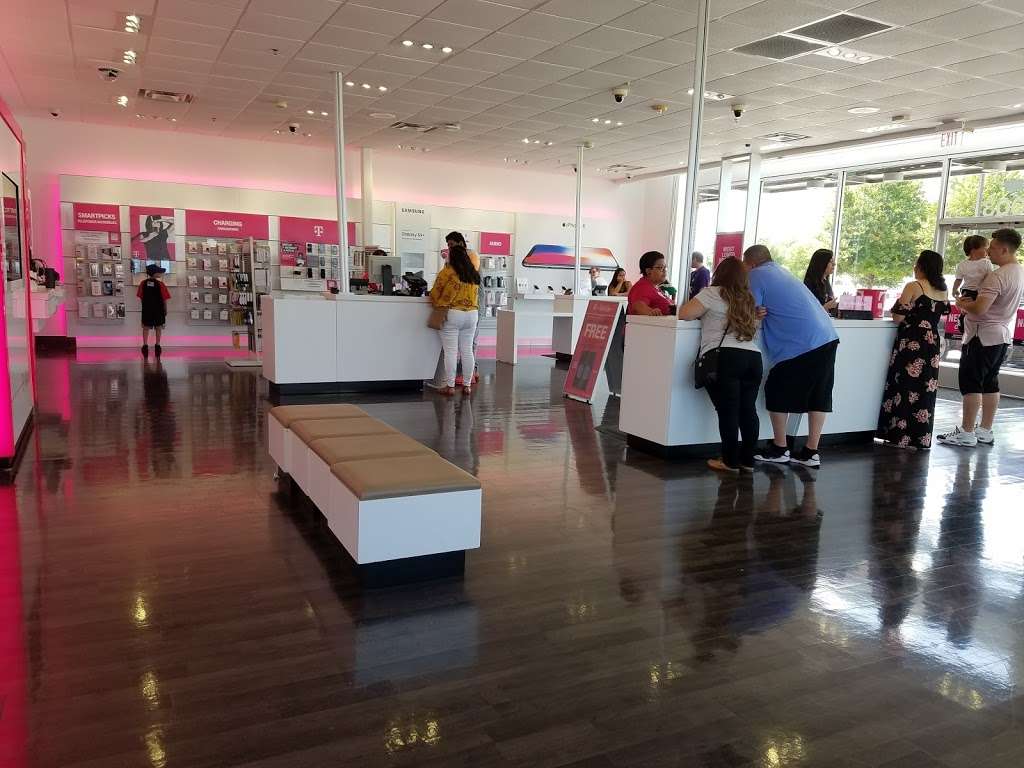 T-Mobile | 3003 North George Bush Freeway, Suite 200, Garland, TX 75040, USA | Phone: (972) 495-3417