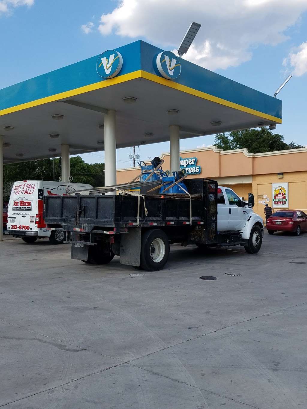 Valero | 3702 Waterwood Pass Dr, Elmendorf, TX 78112, USA | Phone: (210) 626-3702