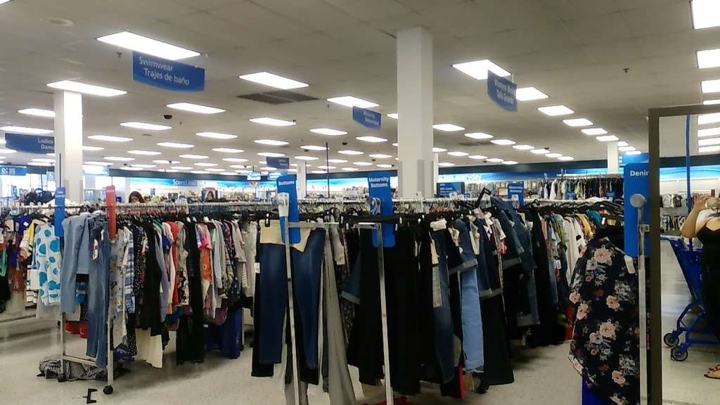 Ross Dress for Less | 17084 Slover Ave, Fontana, CA 92337, USA | Phone: (909) 822-8884