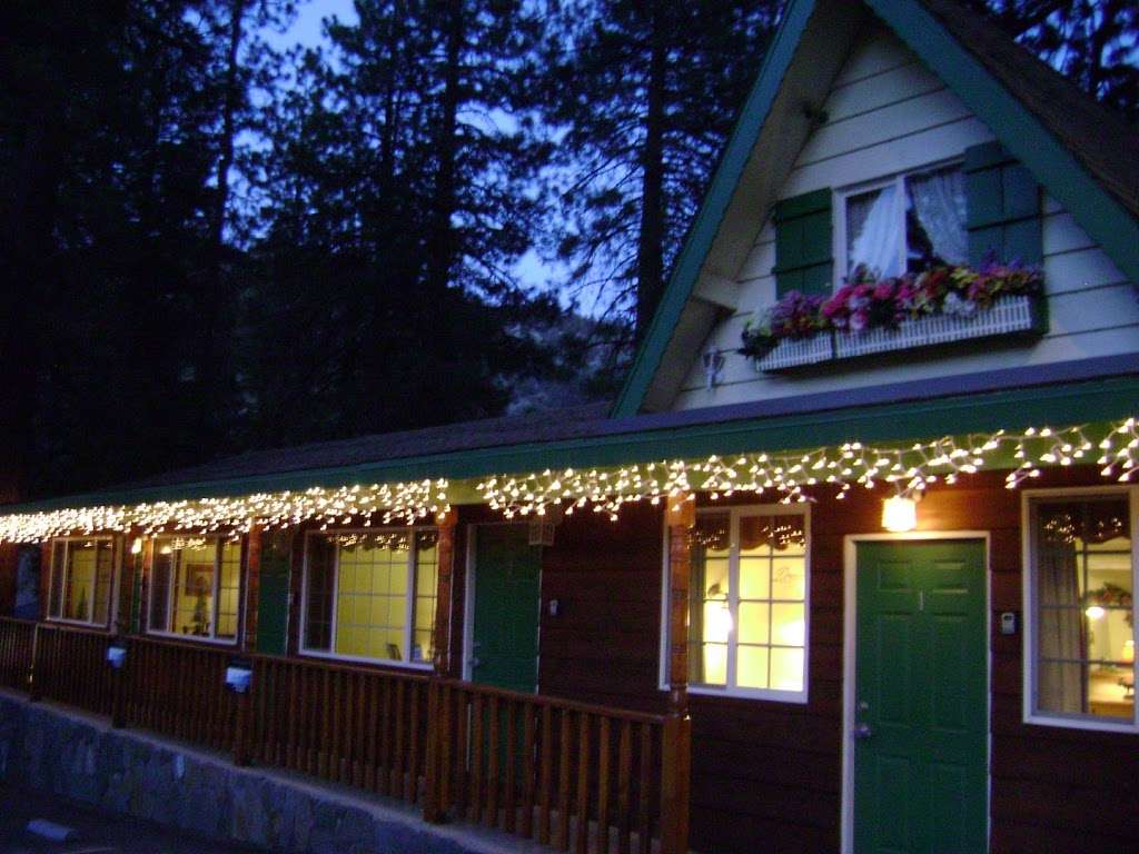 Canyon Creek Inn | 6059 Pine St, Wrightwood, CA 92397, USA | Phone: (760) 249-4800