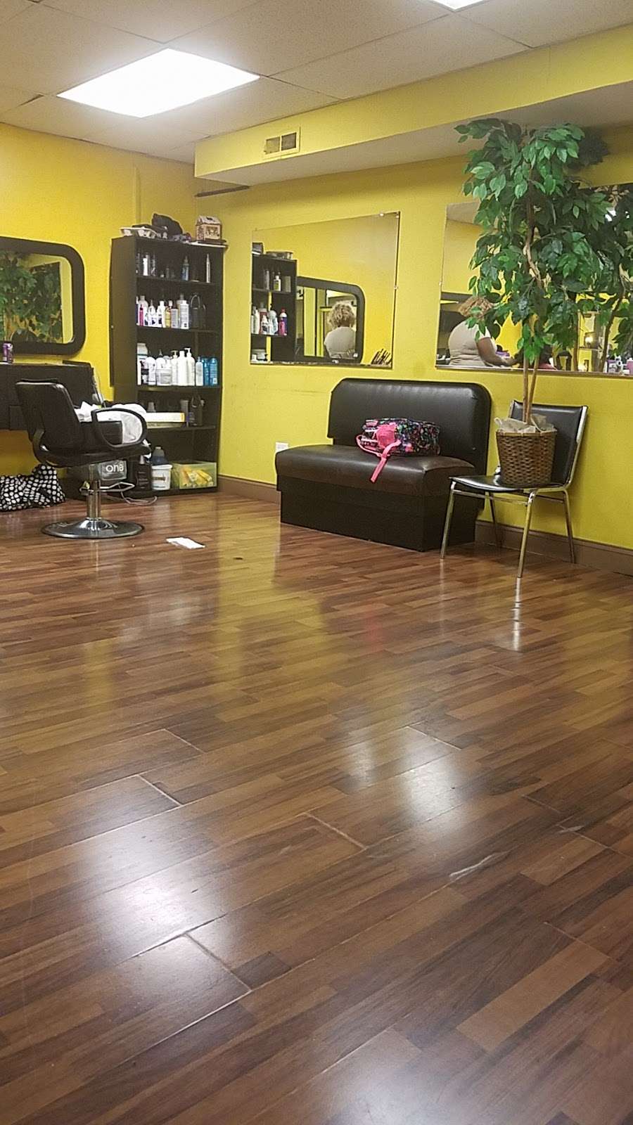 Mahias Beauty Salon | 1692 Annapolis Rd suite a, Odenton, MD 21113 | Phone: (410) 672-1251