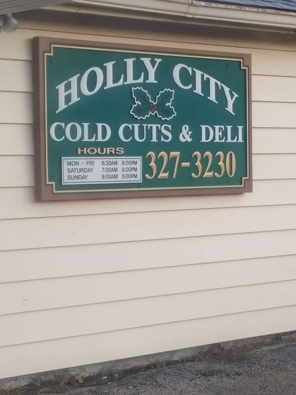 Holly City Cold Cuts & Deli | 605 N 10th St, Millville, NJ 08332, USA | Phone: (856) 327-3230