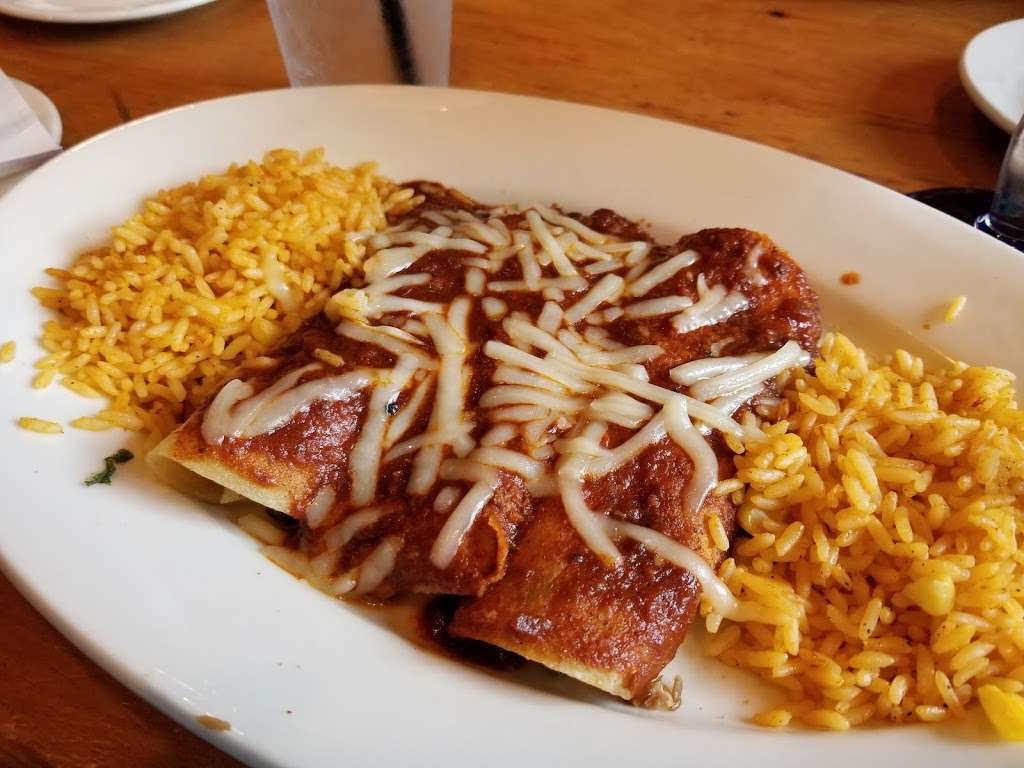 Cozymels Mexican Grill | 311 E Loop Rd, Wheaton, IL 60189, USA | Phone: (630) 871-1030