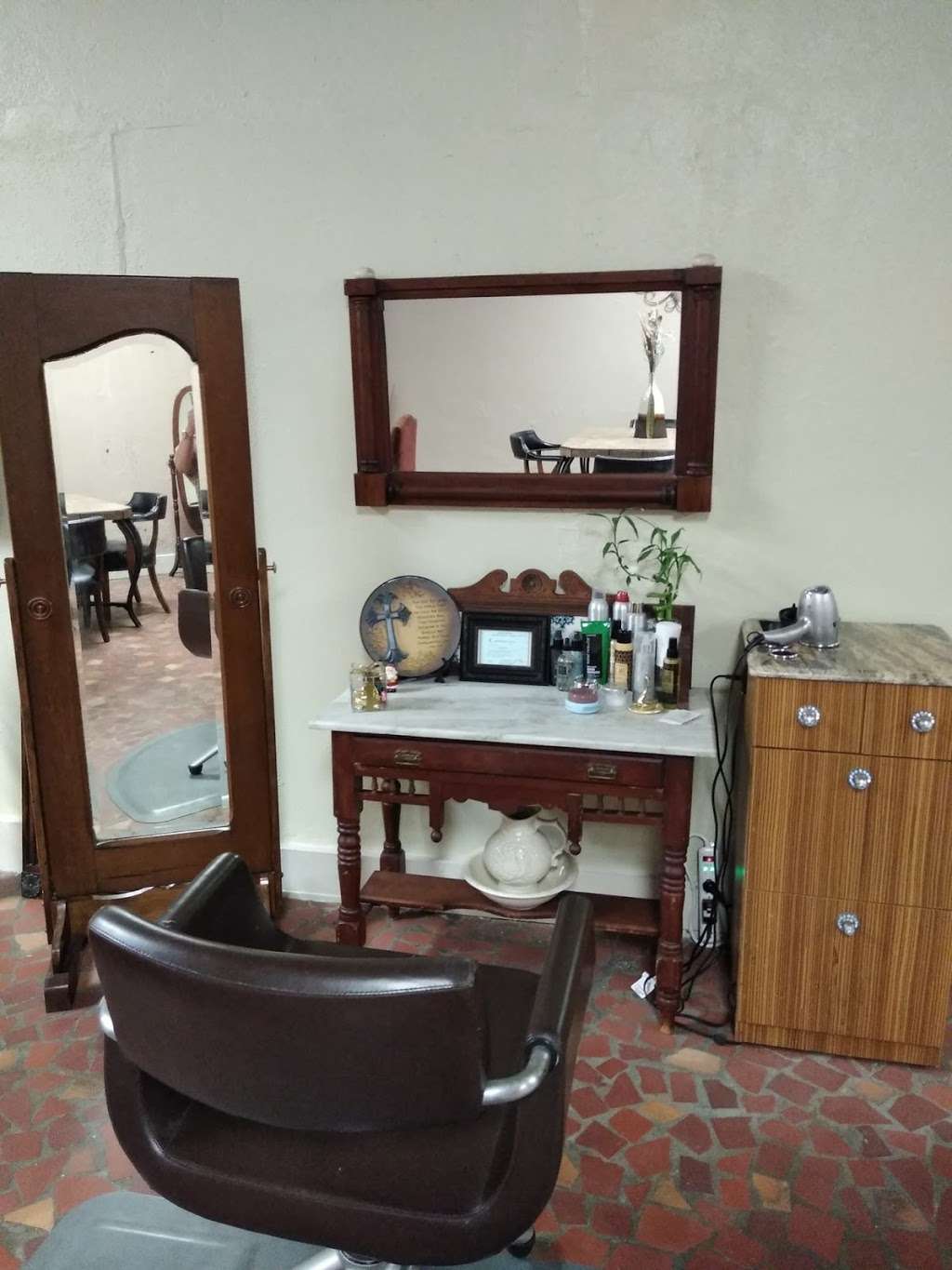 Crown Of Glory Hair Color Salon | 25 E Main St, Maiden, NC 28650, USA | Phone: (828) 970-7545