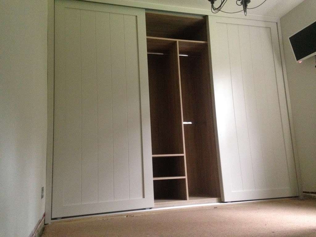 MB Designs Fitted Wardrobes | 4, Walthambury Farm, Pleshey Rd, Great Waltham, Chelmsford CM3 1AY, UK | Phone: 07789 813914