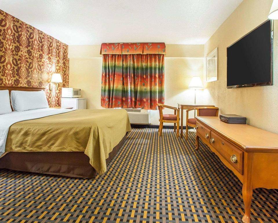 Days Inn by Wyndham Jersey City / NYC Area | 750 Tonnele Ave, Jersey City, NJ 07307, USA | Phone: (201) 420-9040