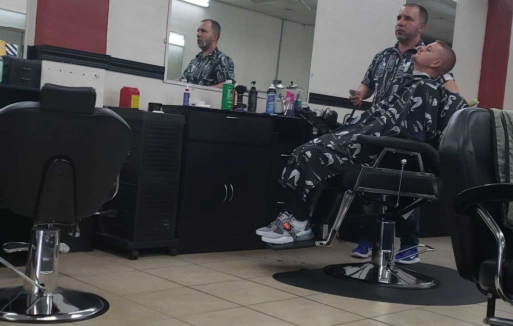 King Hair Salon & Barber Shop | 727 Cypress Gardens Blvd, Winter Haven, FL 33880, USA | Phone: (863) 656-2516