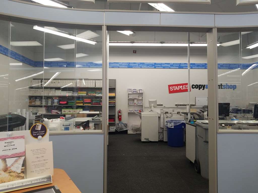 Staples | 1515 NJ-35, Middletown, NJ 07748, USA | Phone: (732) 671-1100