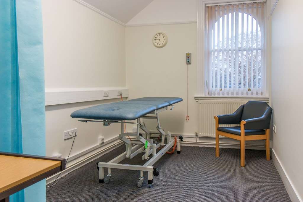 North Downs Hospital | 46 Tupwood Ln, Caterham CR3 6DP, UK | Phone: 01883 348981