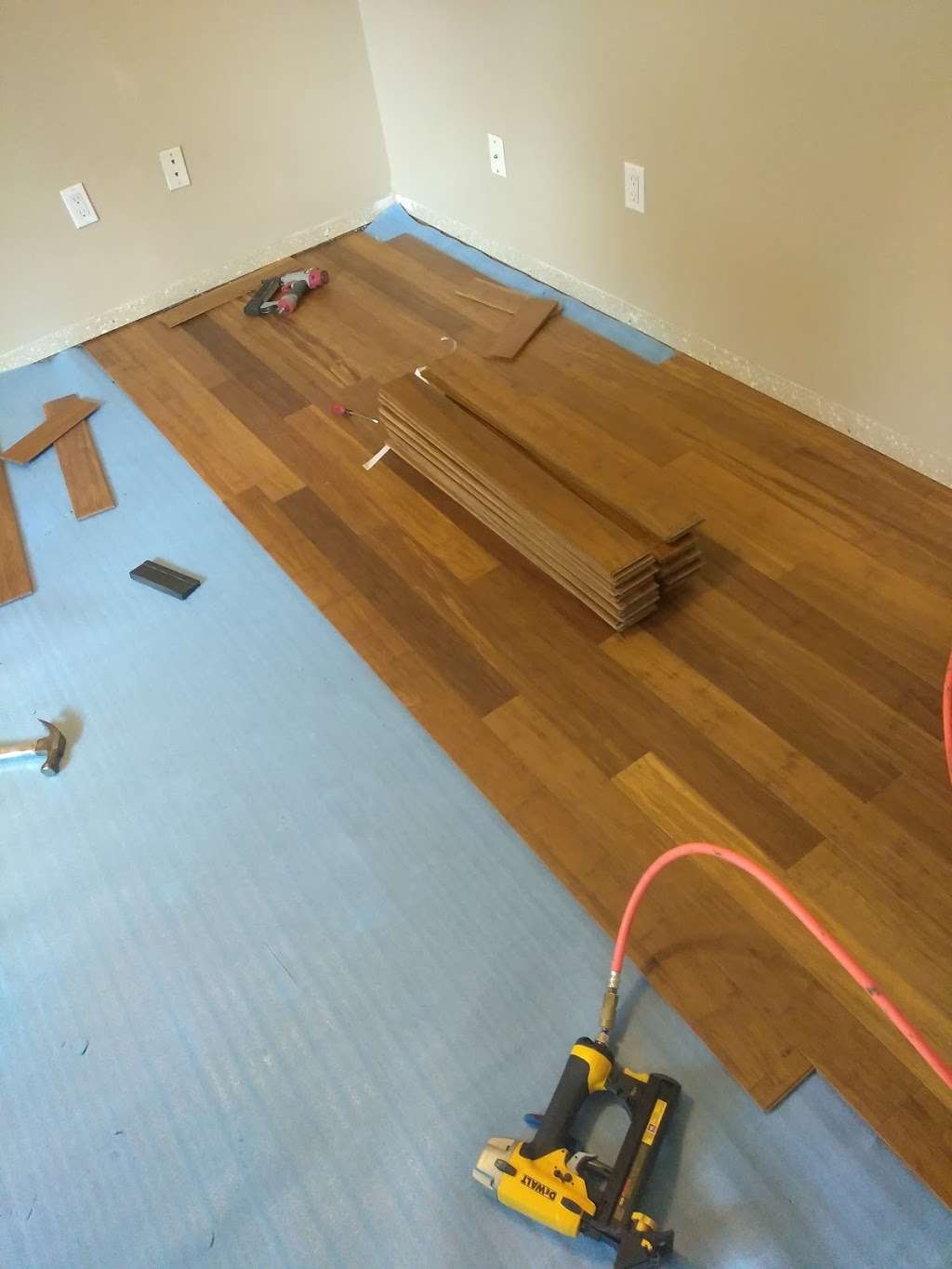R & B Carpets & Flooring, Inc. | 6214 Douglas Ave, Racine, WI 53402, USA | Phone: (262) 681-1886