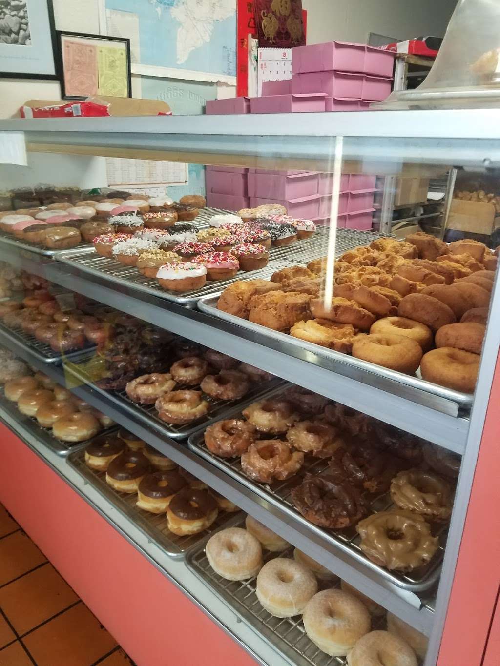 K T Donuts 2 | 8415 Paradise Valley Rd, Spring Valley, CA 91977, USA | Phone: (619) 475-1512