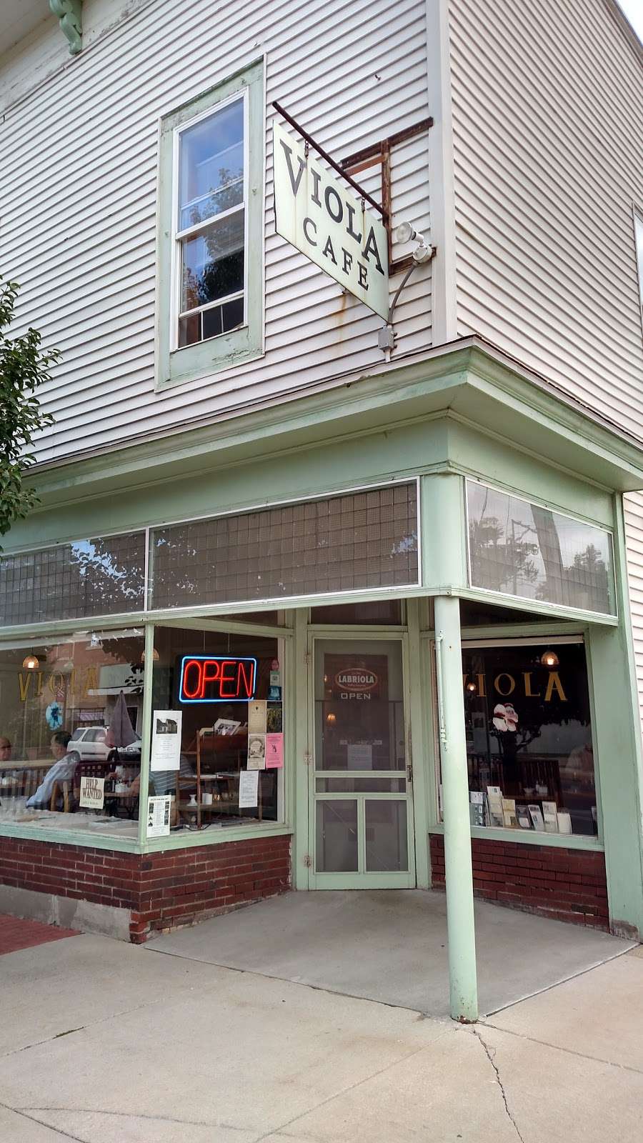 Viola Cafe | 102 N Elm St, Three Oaks, MI 49128, USA | Phone: (269) 756-9420
