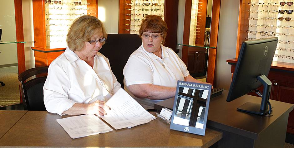 Ideal Eyecare | 928 Valley View Dr Suite 17, Council Bluffs, IA 51503, USA | Phone: (712) 256-8898