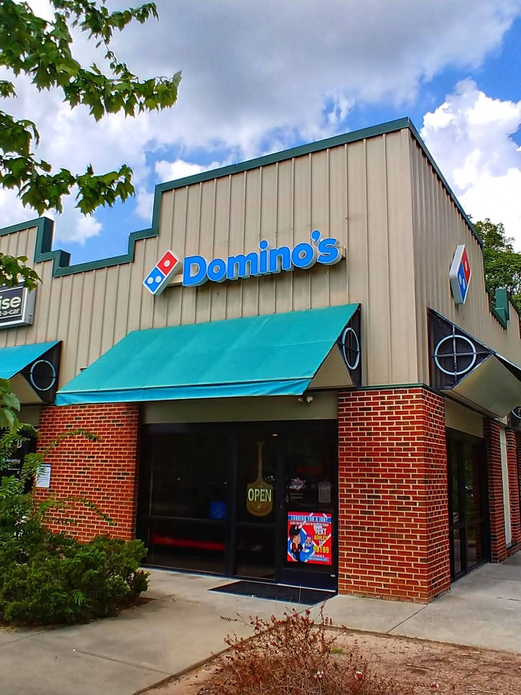 Dominos Pizza | 112 John Earl St, Hillsborough, NC 27278, USA | Phone: (919) 732-3001