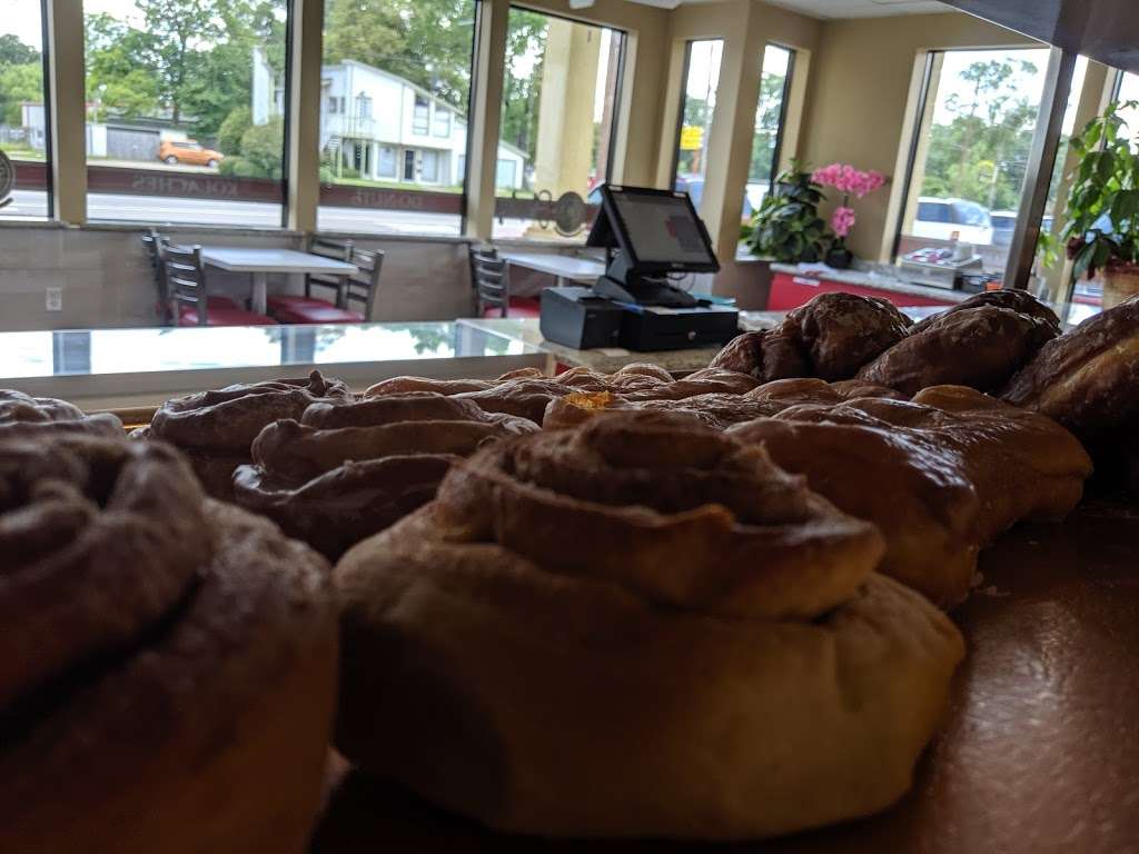 Shipley Do-Nuts | 518 E Davis St, Conroe, TX 77301, USA | Phone: (936) 521-6986