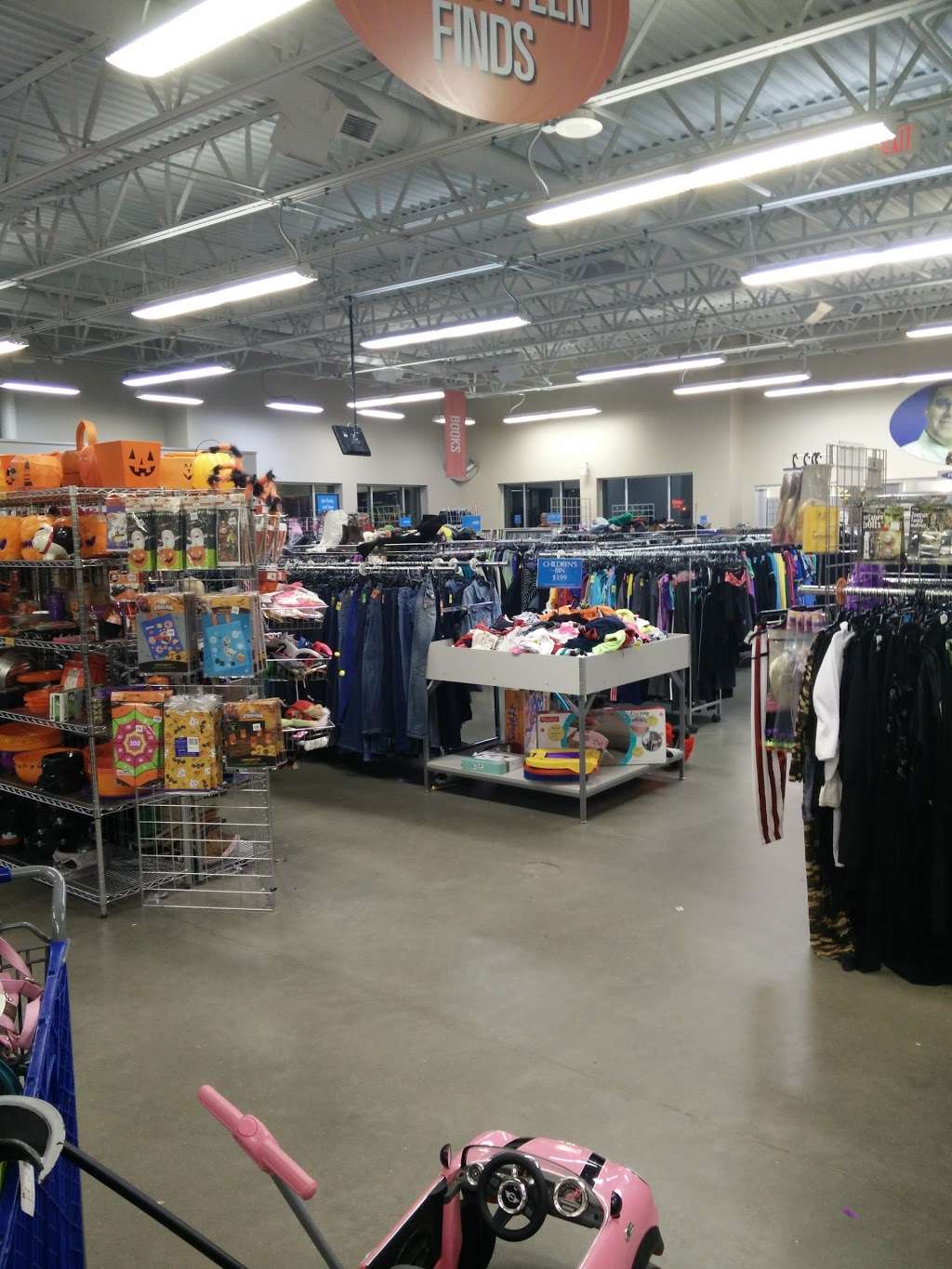 Goodwill Store & Donation Center | 2015 Meadow Ln, Pewaukee, WI 53072, USA | Phone: (262) 574-0704