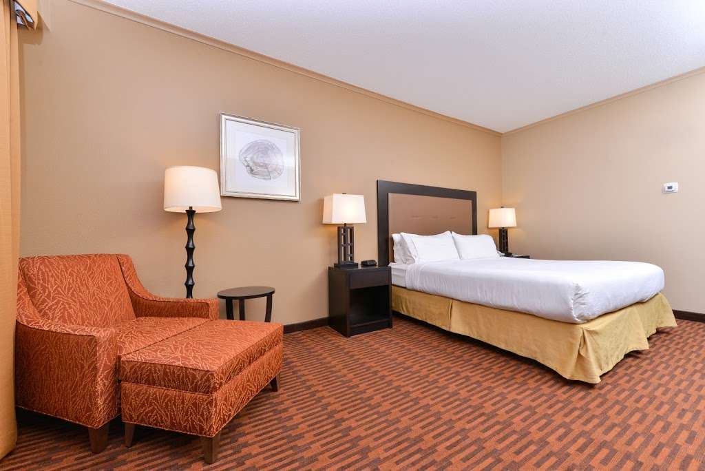 Holiday Inn Express Breezewood | 16503 Lincoln Hwy, Breezewood, PA 15533 | Phone: (814) 735-7666