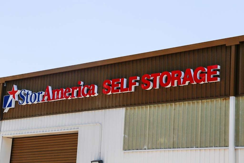 StorAmerica Self Storage | 12024 Center St, South Gate, CA 90280, USA | Phone: (562) 531-3897