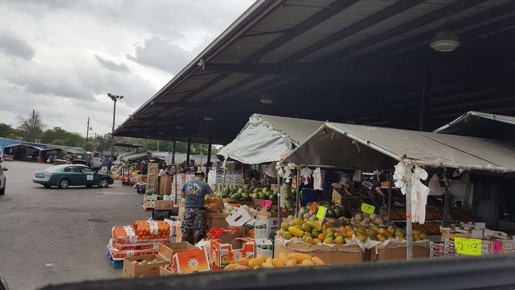 The Houston Farmers Market | 2520 Airline Dr, Houston, TX 77009, USA | Phone: (713) 862-8866