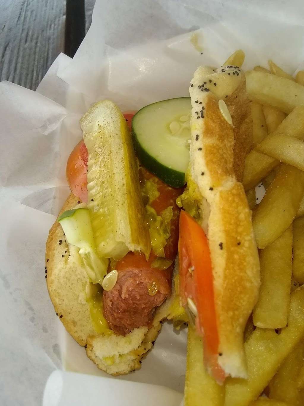 Skyway Doghouse | 9480 S Ewing Ave, Chicago, IL 60617, USA | Phone: (773) 731-2000