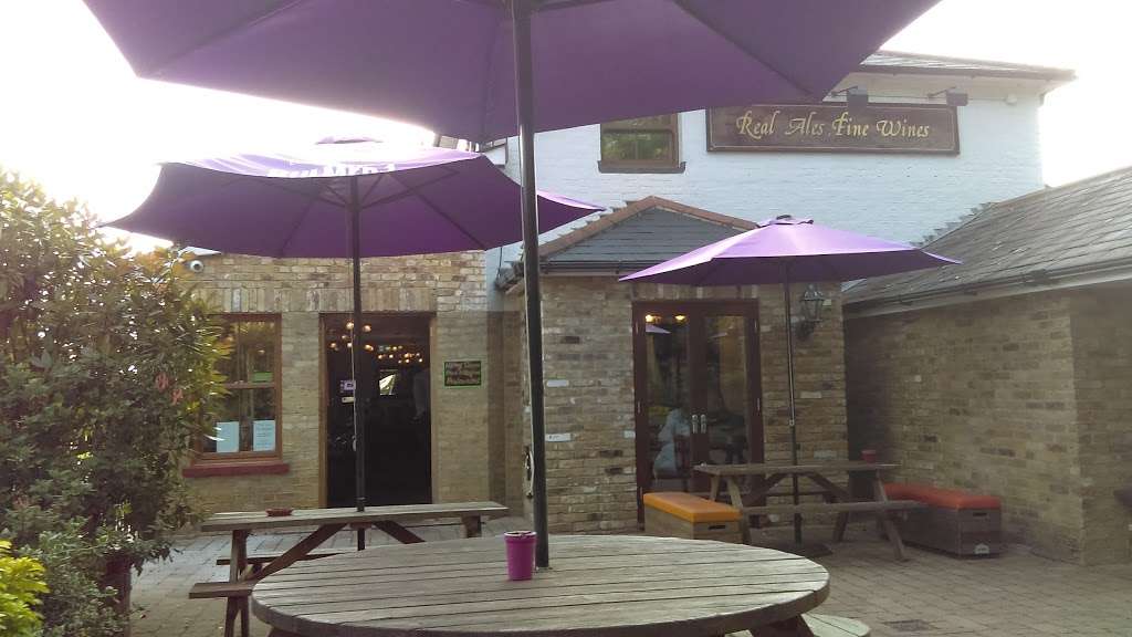 Harrys Brunch Club | Wellington Hill, Waltham Abbey, Loughton IG10 4AH, UK | Phone: 020 8502 1620
