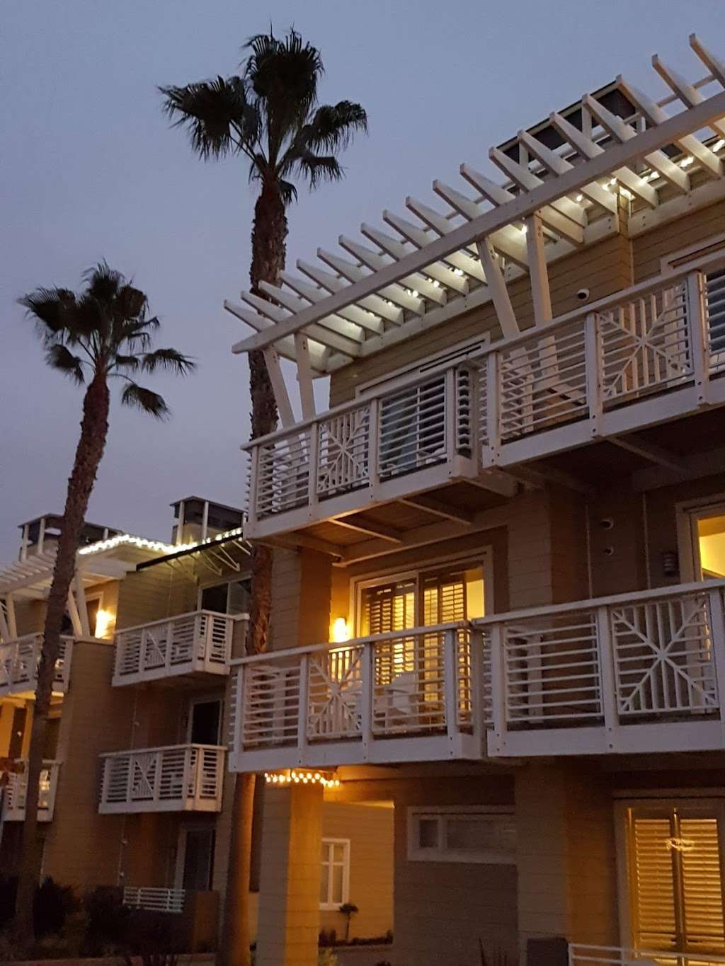 Beach House | 1300 The Strand, Hermosa Beach, CA 90254, USA | Phone: (310) 374-3001