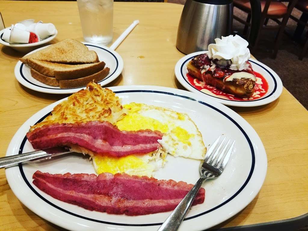 IHOP | 5463 Gateway Village Cir #105, Orlando, FL 32812, USA | Phone: (407) 438-3394