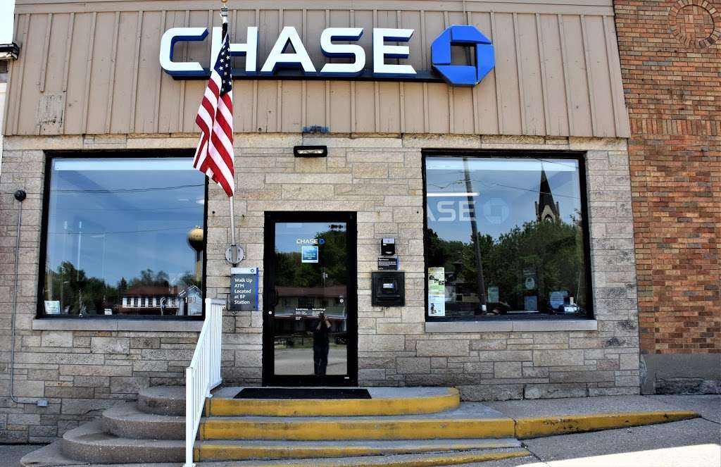 Chase Bank | 111 W Main St, Eagle, WI 53119, USA | Phone: (262) 594-2947