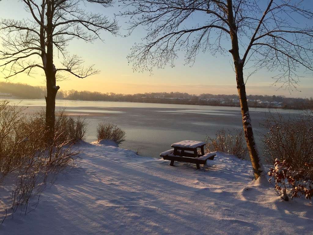 Wenscott Reservoir | Lincoln, RI 02865, USA